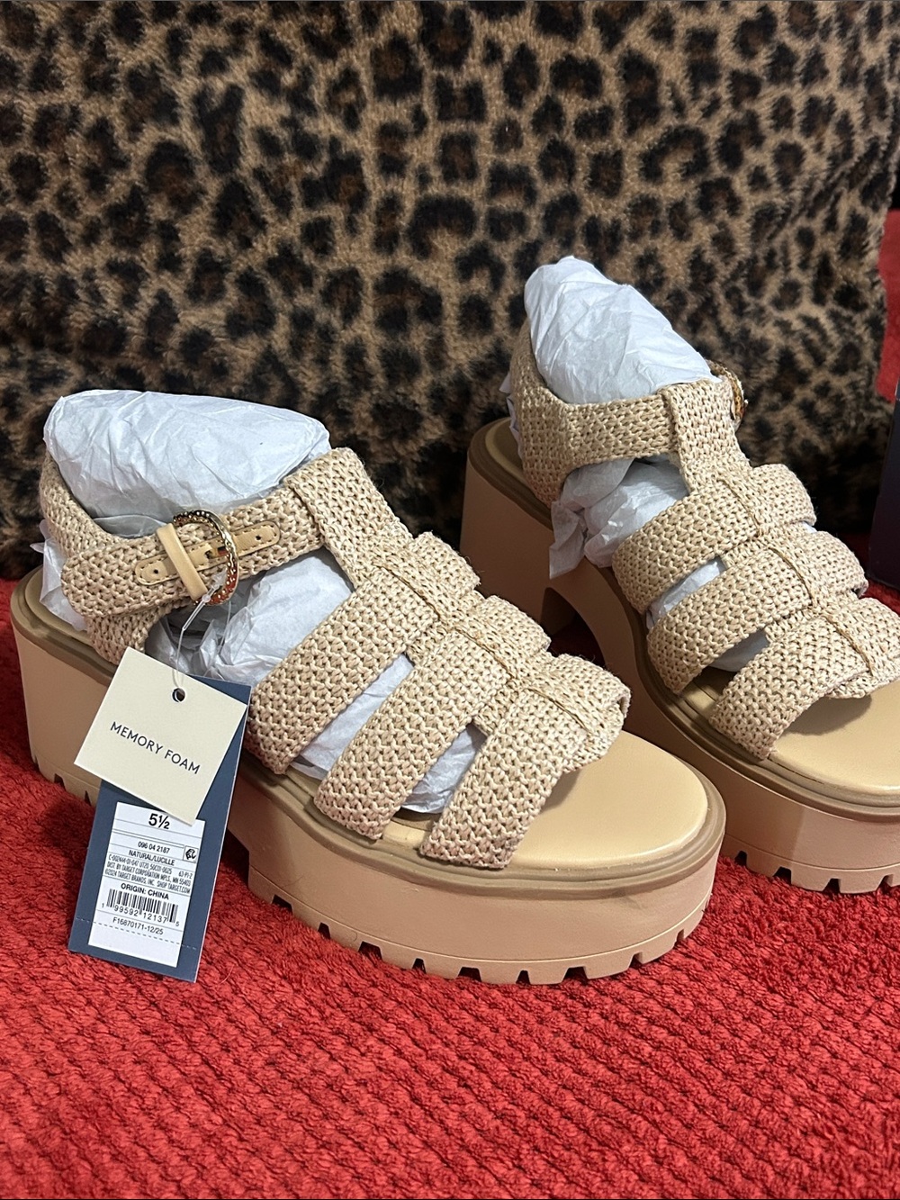*NEW* Universal Thread- Lucille Heels (memory foam) sz 5 1/2 Women’s
